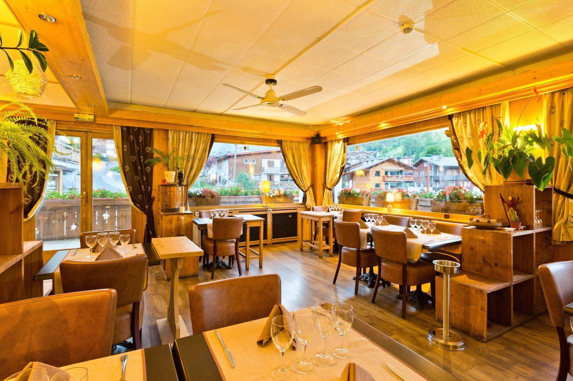 Hotel La Montagne ラ・クリュサ エクステリア 写真