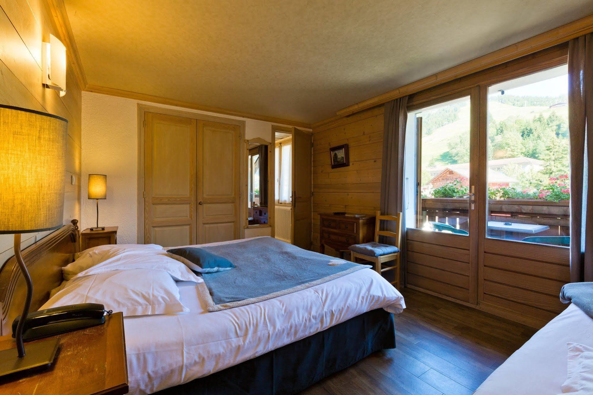 Hotel La Montagne ラ・クリュサ エクステリア 写真
