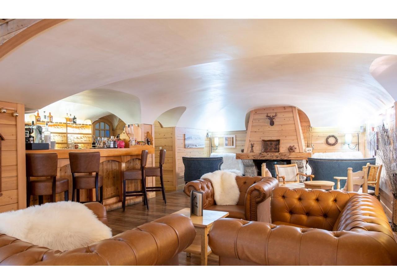 Hotel La Montagne ラ・クリュサ エクステリア 写真