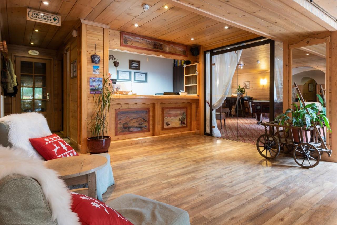 Hotel La Montagne ラ・クリュサ エクステリア 写真