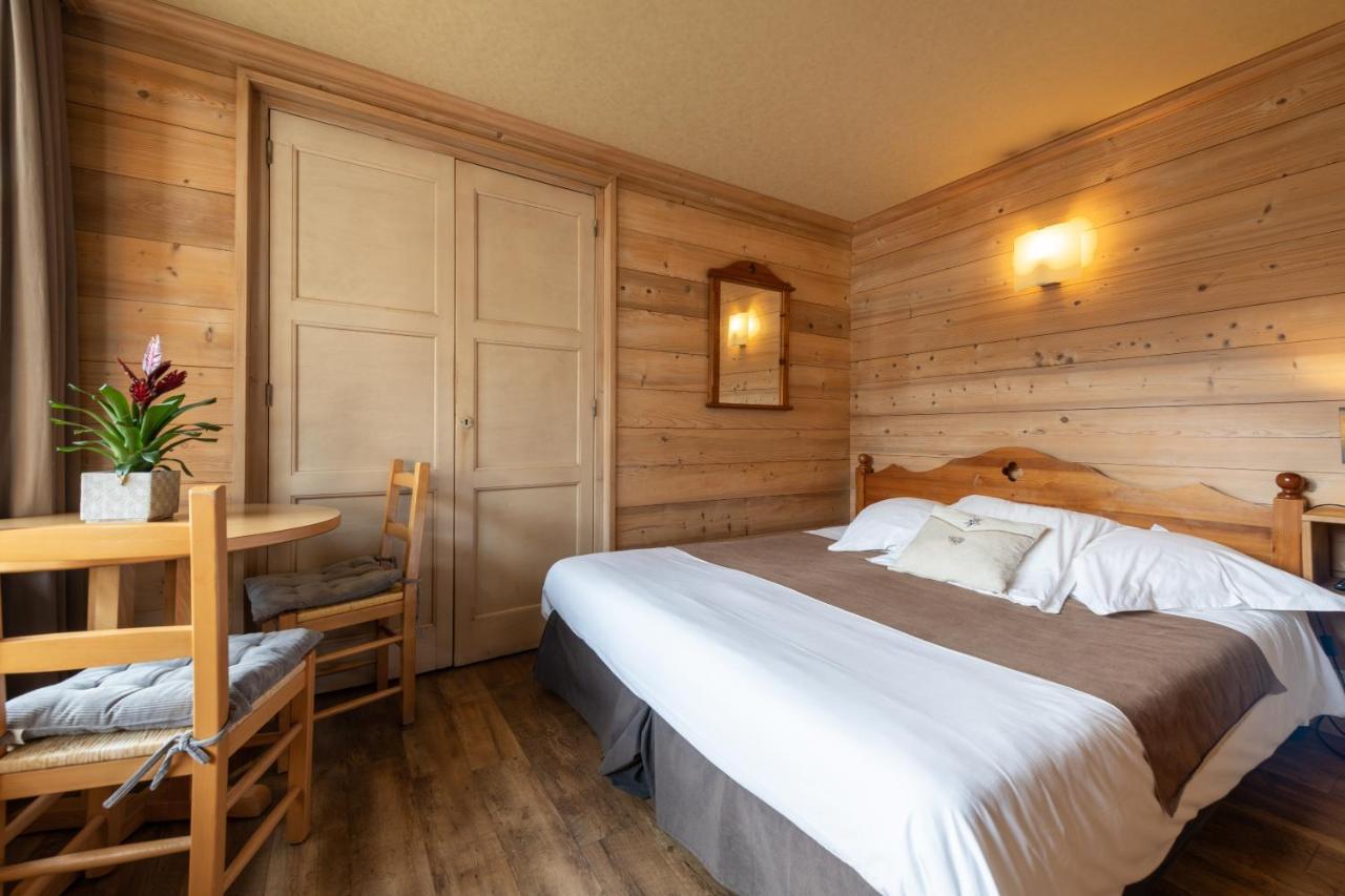 Hotel La Montagne ラ・クリュサ エクステリア 写真